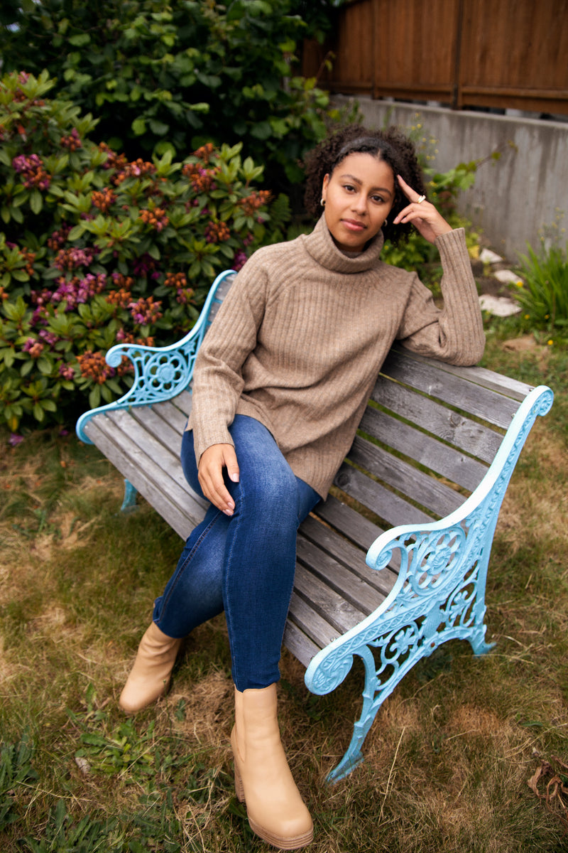 EASY RIB SWEATER